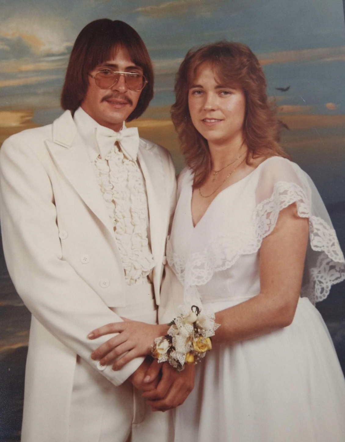 27 ‘80s Prom Photos That Will Have You Retroactively Coughing From Hairspray Fumes